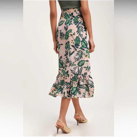Lulu’s Island State of Mind Blush Tropical Print Ruffled Midi Skirt - Picture 7 of 13